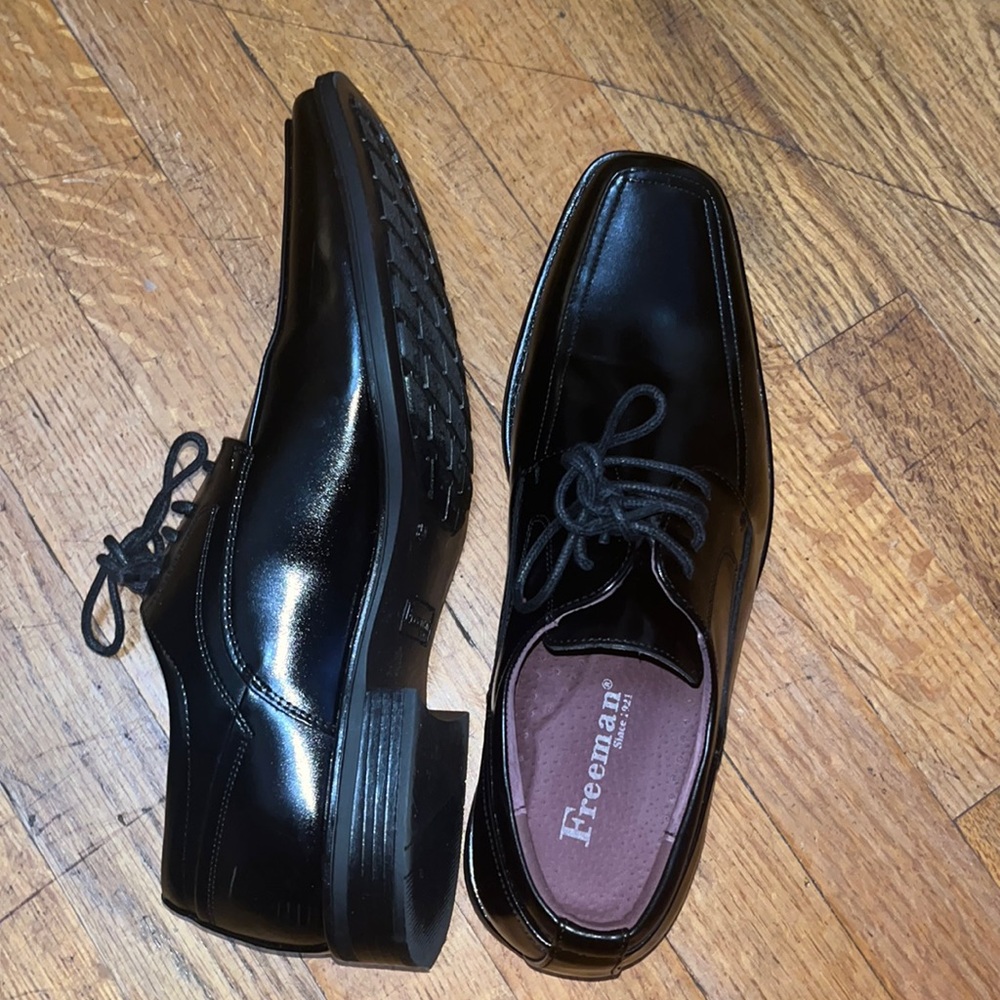Mens black dress shoes size 8.5